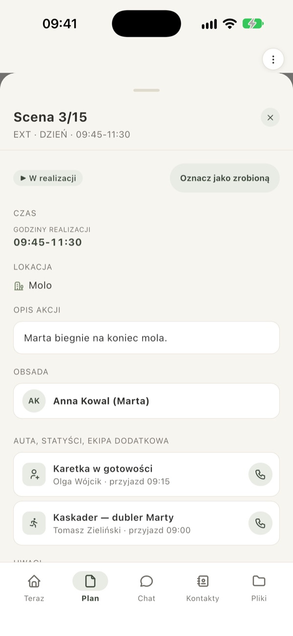 Szczegóły sceny z karetką i kaskaderem
